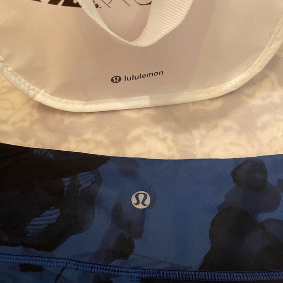 Lululemon Wunder Under Leggings - Picture 7 of 8